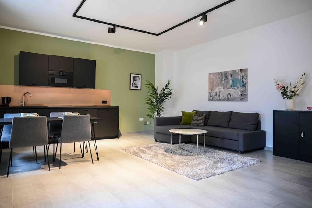 Moderne In Ruhiger Umgebung Nahe Messe Appartement *