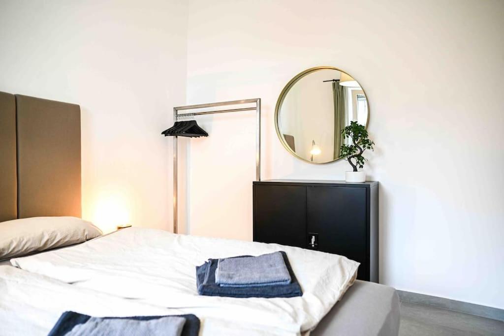 Moderne In Ruhiger Umgebung Nahe Messe Appartement